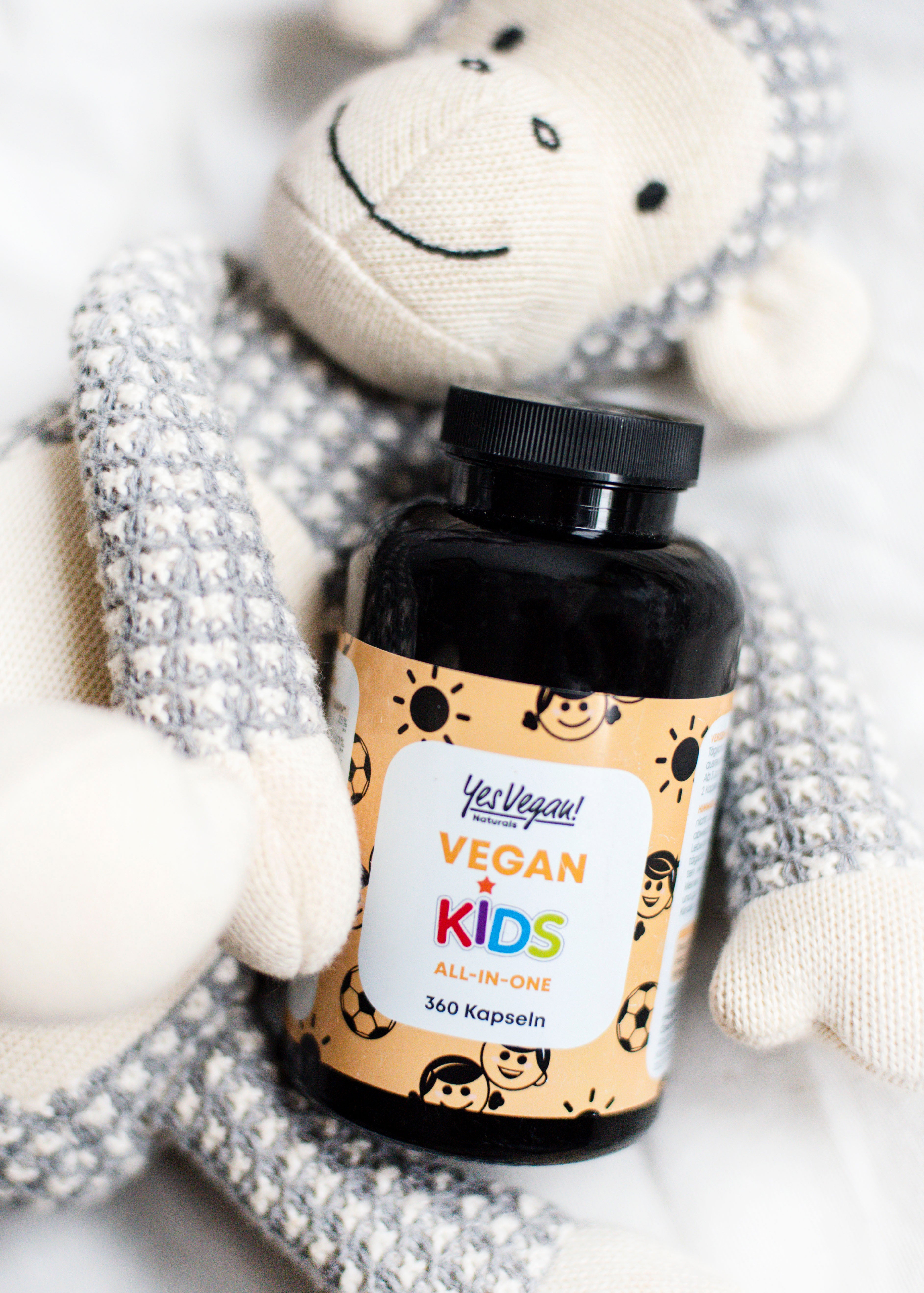 Yes Vegan Vegan Kids All-in-One 360 Kapseln mit Kuscheltier